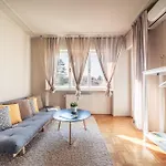 Apartment Domus